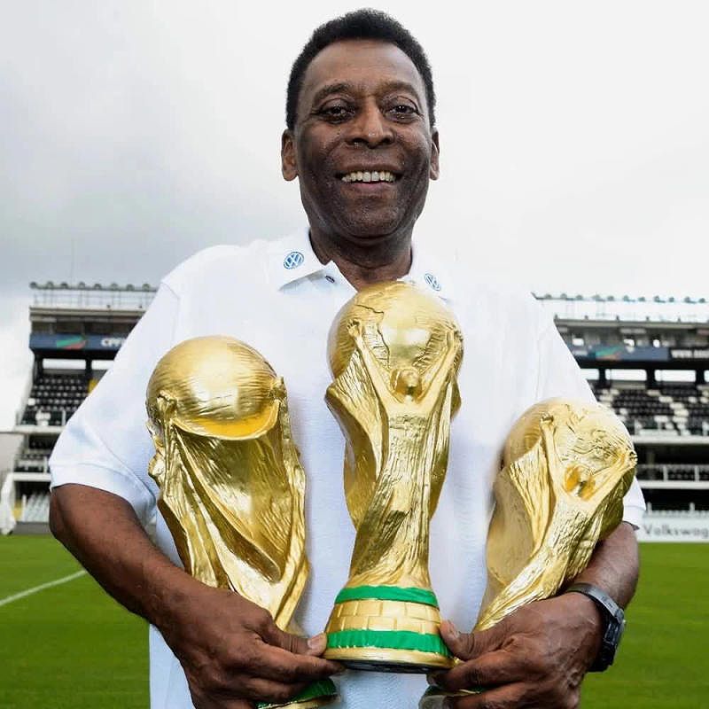 Pelé, một trong những cầu thủ đá phạt hay nhất